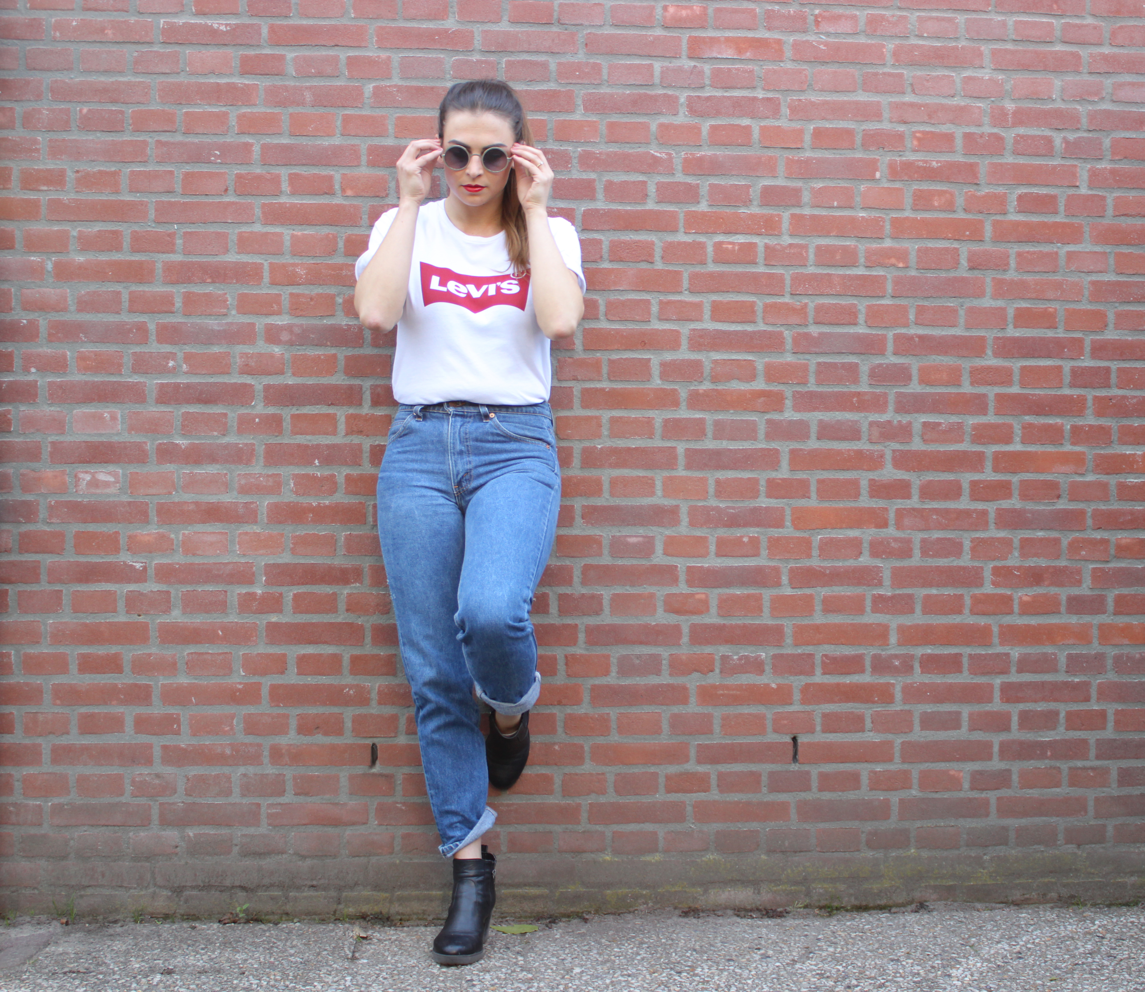 levi's t shirt outfit